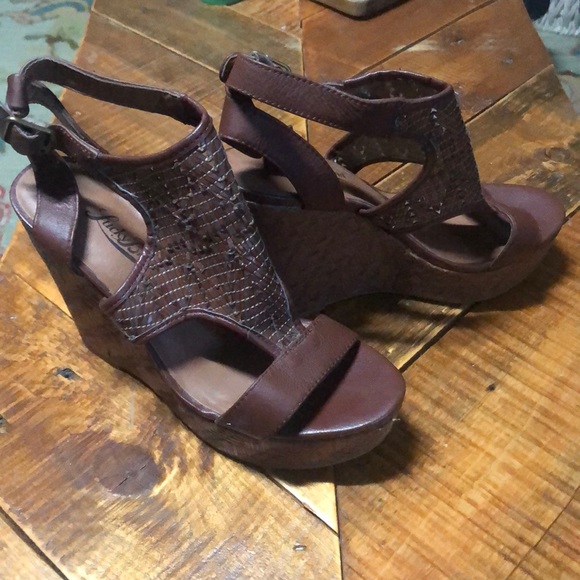 🔥🔥 Lucky Brand Wedges - Picture 2 of 4
